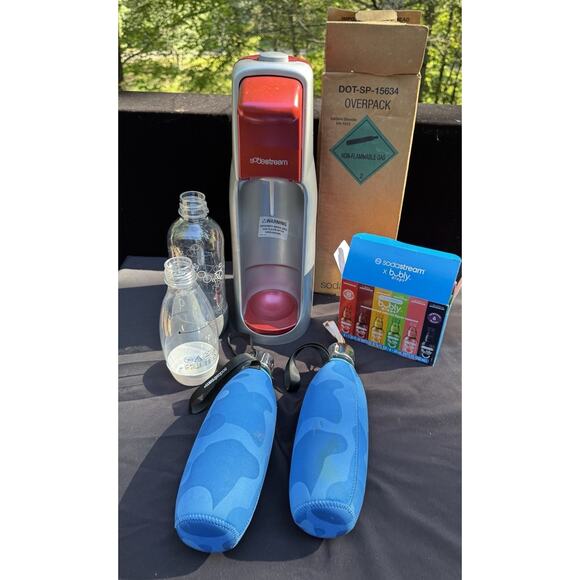 Sodastream Soda Sparkling Water Maker Machine Lot 3 Tanks Flavor Bottles & More! - Picture 1 of 10